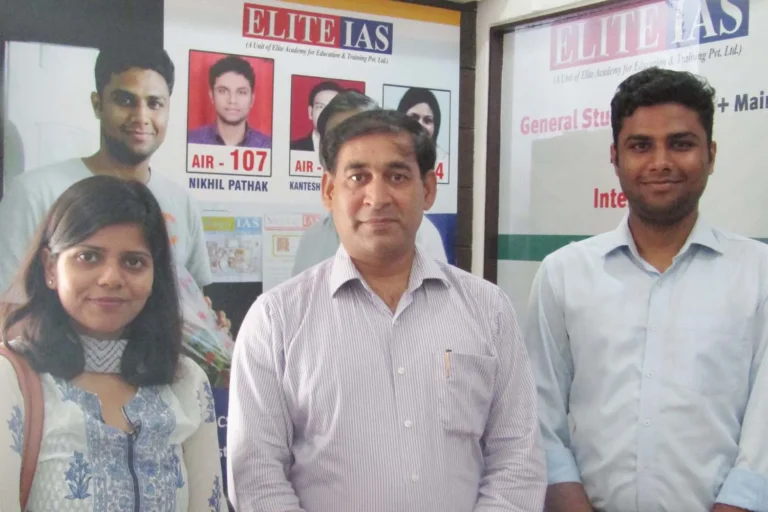 Bibhash Sharma with UPSC achievers Ila Tripathi IAS and Nikhil Pathak IPS, Sociology optional students from Elite IAS